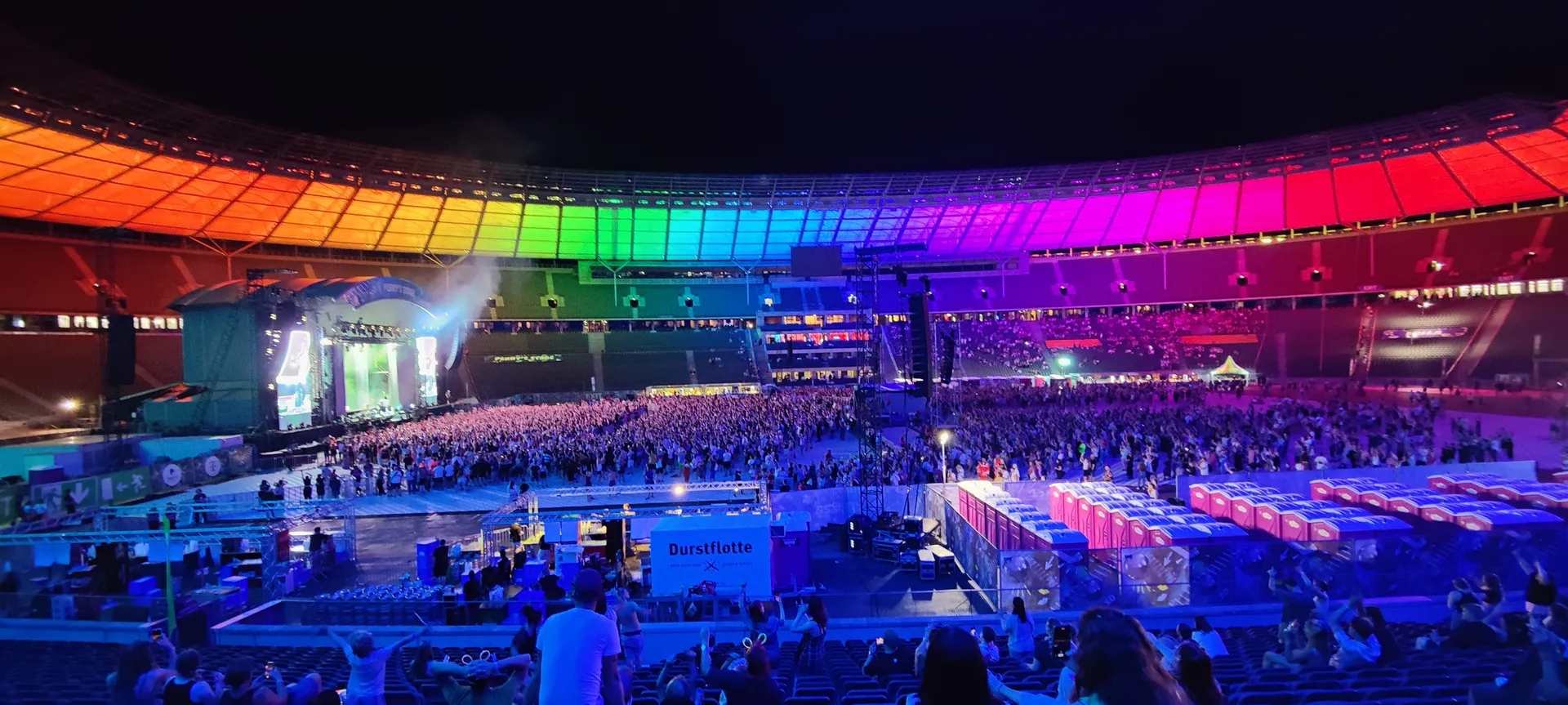 CampusFM_Das Olympiastadion Berlin von innen bei Nacht