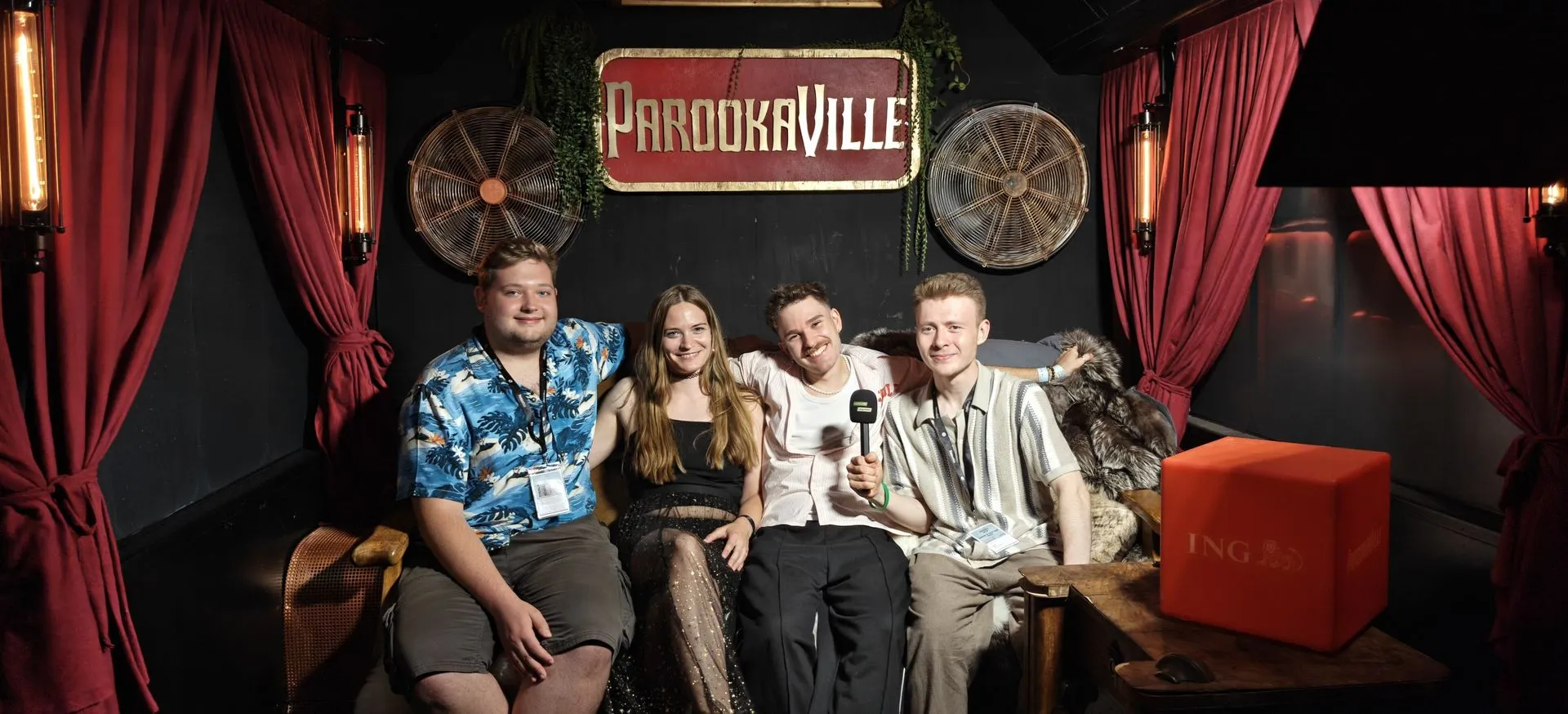 CampusFM_Parookaville Couch